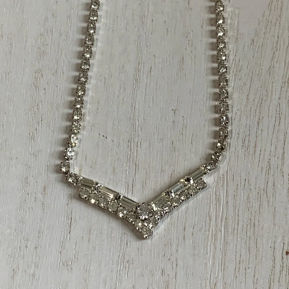 Vintage Rhinestone V Necklace Chevron Tennis Style Silver Tone Sparkle - Picture 6 of 9